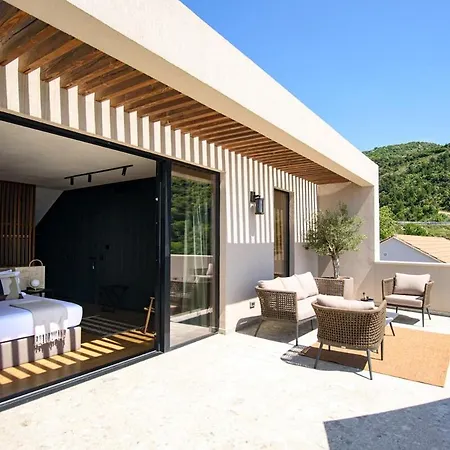 Eleven Excelsior Villa *