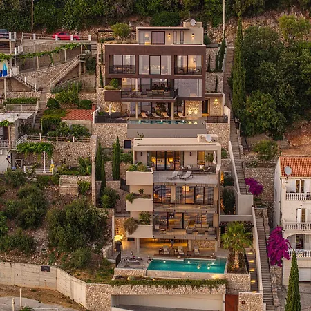 Eleven Excelsior - Luxe, Gym, Spa,