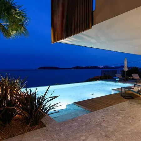 Eleven Excelsior Villa