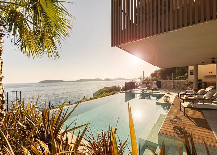 Eleven Excelsior - Luxe, Gym, Spa, *