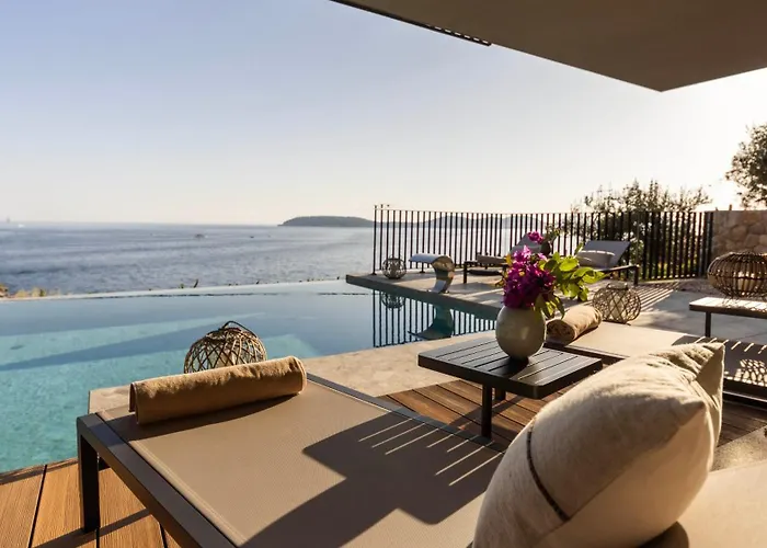 Villa Eleven Excelsior - Luxe, Gym, Spa,