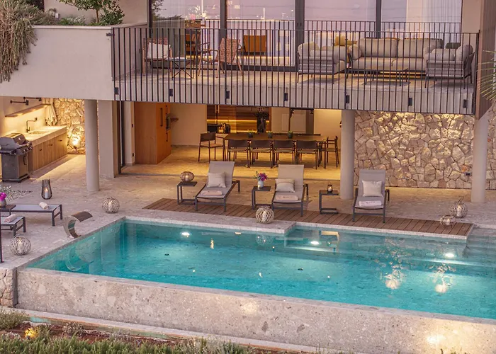 Eleven Excelsior - Luxe, Gym, Spa, Villa